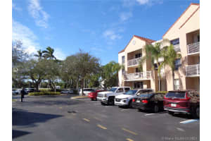 2731 Ocean Club Blvd, Hollywood, FL 33019, Sold 04/15/21