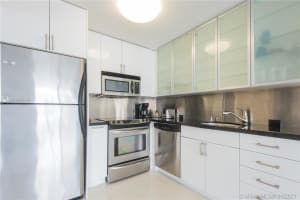 345 Ocean Dr, Miami Beach, FL 33139, Sold 04/20/21