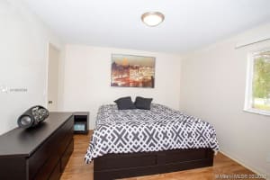 565 Vista Isles Dr, Sunrise, FL 33325, Sold 04/12/21