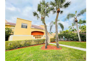 20907 Leeward Ct, Miami, FL 33180, Sold 03/30/21