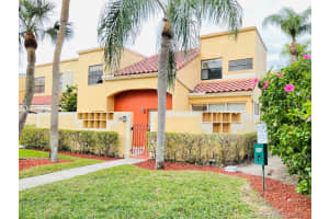 20907 Leeward Ct, Miami, FL 33180, Sold 03/30/21