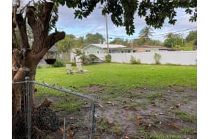 526 NW 7th St, Dania Beach, FL 33004, Sold 06/25/21