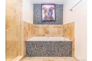 1800 N Bayshore Dr, Miami, FL 33132, Sold 06/01/21