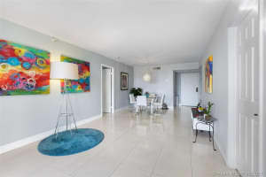 900 NE 195th St, Miami, FL 33179, Sold 03/10/21