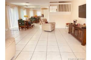 18654 NW 79th Ct, Hialeah, FL 33015, Sold 03/05/21