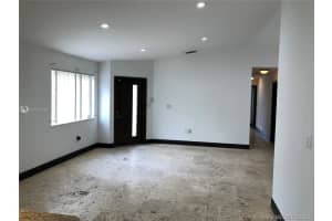 7632 NW 168th St, Hialeah, FL 33015, Sold 02/11/21