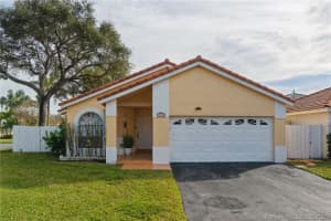 19725 NW 83rd Pl, Hialeah, FL 33015, Sold 03/04/21