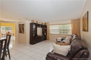 19725 NW 83rd Pl, Hialeah, FL 33015, Sold 03/04/21