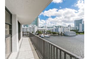 400 Leslie Dr, Hallandale Beach, FL 33009, Sold 11/01/21