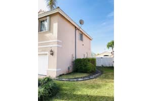 318 SW 194th Ave, Pembroke Pines, FL 33029, Sold 03/31/21