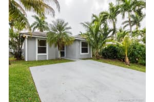773 SW 10th St, Homestead, FL 33034, Sold 04/07/21
