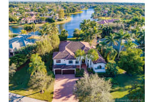 12640 N Stonebrook Cir, Davie, FL 33330, Sold 05/14/21