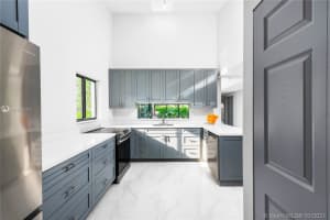 19930 NE 5th Ct #1h, Miami, FL 33179, Sold 03/01/21