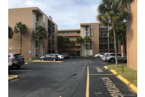 9120 Fontainebleau Blvd, Miami, FL 33172, Sold 04/05/21