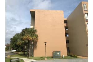 9120 Fontainebleau Blvd, Miami, FL 33172, Sold 04/05/21