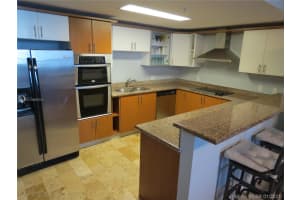 170 SE 14th St, Miami, FL 33131, Sold 04/02/21