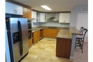 170 SE 14th St, Miami, FL 33131, Sold 04/02/21