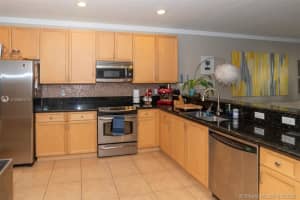 2283 NE 9th Ave, Wilton Manors, FL 33305, Sold 03/10/21