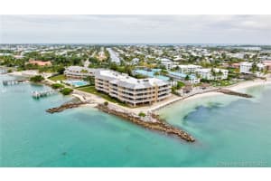 1133 W Ocean Dr, Key Colony Beach, FL 33051, Sold 04/22/21