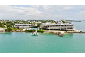 1133 W Ocean Dr, Key Colony Beach, FL 33051, Sold 04/22/21