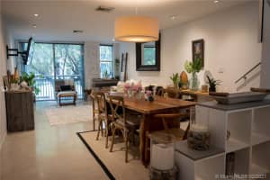 325 Meridian Ave, Miami Beach, FL 33139, Sold 05/25/21