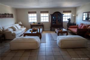 834 Ocean Dr, Miami Beach, FL 33139, Sold 12/23/21