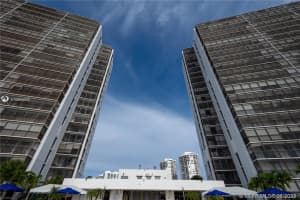 3701 N Country Club Dr, Aventura, FL 33180, Sold 06/14/21