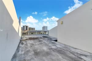 2950 NE 188th St, Miami, FL 33180, Sold 04/14/21