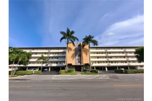600 NE 14th Ave, Hallandale Beach, FL 33009, Sold 03/08/21