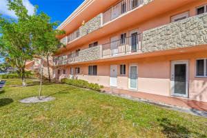 5950 Del Lago Cir, Sunrise, FL 33313, Sold 06/18/21