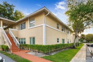 10196 Twin Lakes Dr, Coral Springs, FL 33071, Sold 04/28/21