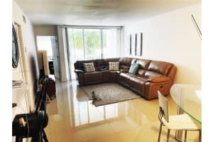 4864 NW 97th Pl, Doral, FL 33178, Sold 10/22/21