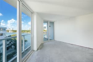 9821 E Bay Harbor Dr, Bay Harbor Islands, FL 33154, Sold 02/23/21