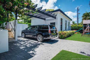 224 S Hibiscus Dr, Miami Beach, FL 33139, Sold 09/08/21