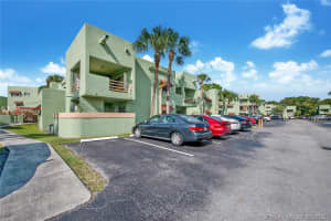 11061 NW 7th St, Miami, FL 33172, Sold 02/22/21