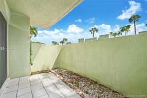 11061 NW 7th St, Miami, FL 33172, Sold 02/22/21