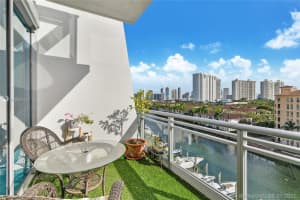 2950 NE 188th St, Miami, FL 33180, Sold 04/12/21