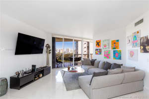 3610 Yacht Club Dr, Miami, FL 33180, Sold 06/03/21