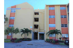 3700 NW 21st St, Lauderdale Lakes, FL 33311, Sold 04/19/21