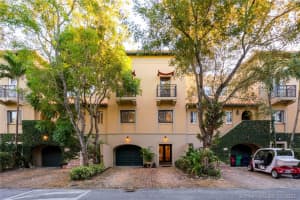 6213 Paradise Point Dr, Palmetto Bay, FL 33157, Sold 04/06/21