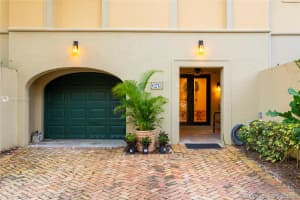 6213 Paradise Point Dr, Palmetto Bay, FL 33157, Sold 04/06/21