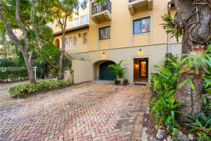 6213 Paradise Point Dr, Palmetto Bay, FL 33157, Sold 04/06/21