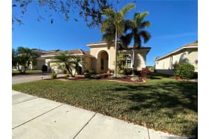 19221 SW 62nd St, Fort Lauderdale, FL 33332, Sold 04/09/21