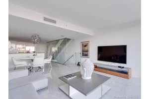2950 NE 188th St, Miami, FL 33180, Sold 04/05/21