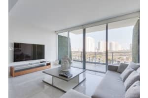 2950 NE 188th St, Miami, FL 33180, Sold 04/05/21