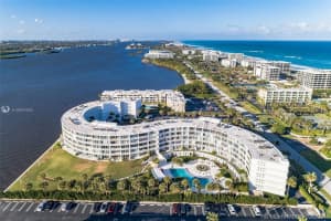 2760 S Ocean Blvd, Palm Beach, FL 33480, Sold 03/22/21
