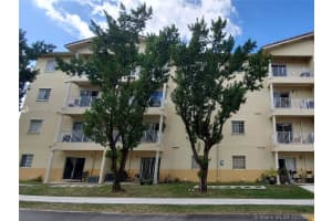 6940 NW 179th St, Hialeah, FL 33015, Sold 05/28/21