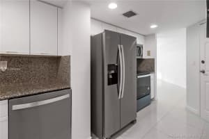 825 Brickell Bay Dr, Miami, FL 33131, Sold 05/12/21