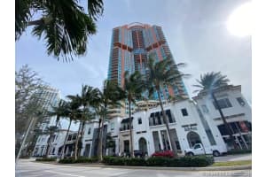 300 South Pointe Dr, Miami Beach, FL 33139, Sold 02/08/22