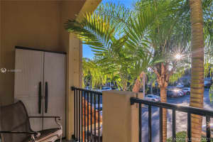 121 NW 2nd Ave, Hallandale Beach, FL 33009, Sold 03/31/21